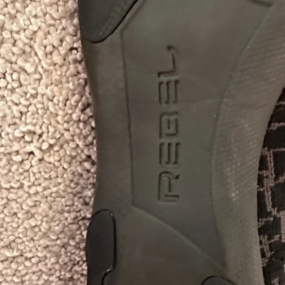 Rebel athletic revolt, black cheer shoes - Picture 3 of 3
